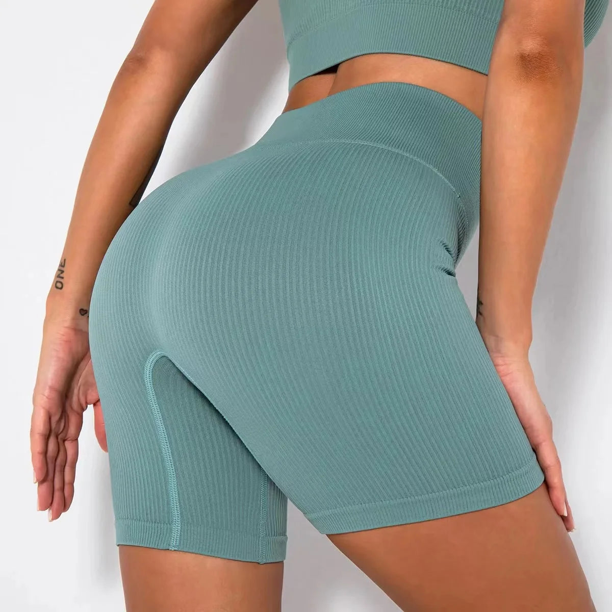Seamless Knitted Sports Shorts Casual High Waist Push Up Cycling Shorts Fitness